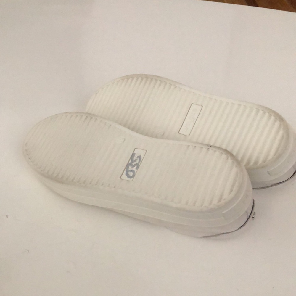 NWOT J/Slides suede sneakers in very light grey - Picture 4 of 5